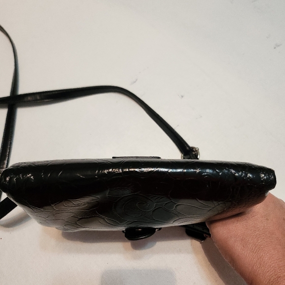 Relic Faux Black Patent Leather Floral Embossed Crossbody Bag EUC - Picture 14 of 16